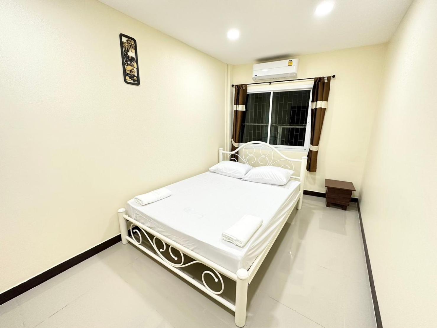 Baan At Khaosan Hostel Bangkok Exterior photo